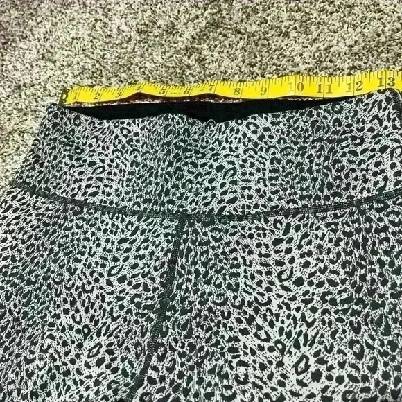 Sweaty Betty Grey Leopard Print Leggings Size M, 7/8 length - Picture 6 of 12